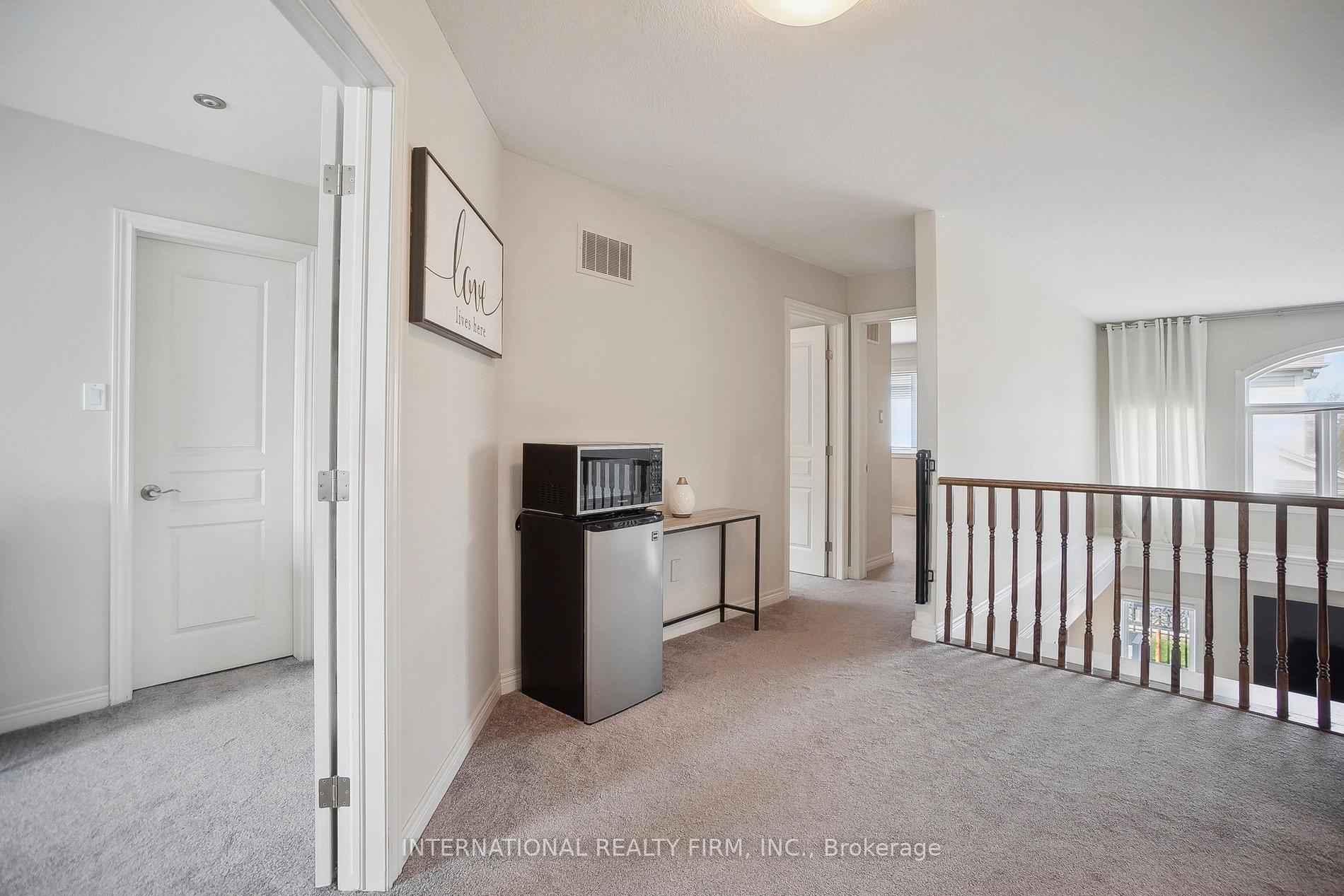 Photo 20 of 108 Great Oak Trail, Hamilton, Binbrook — HOMEH