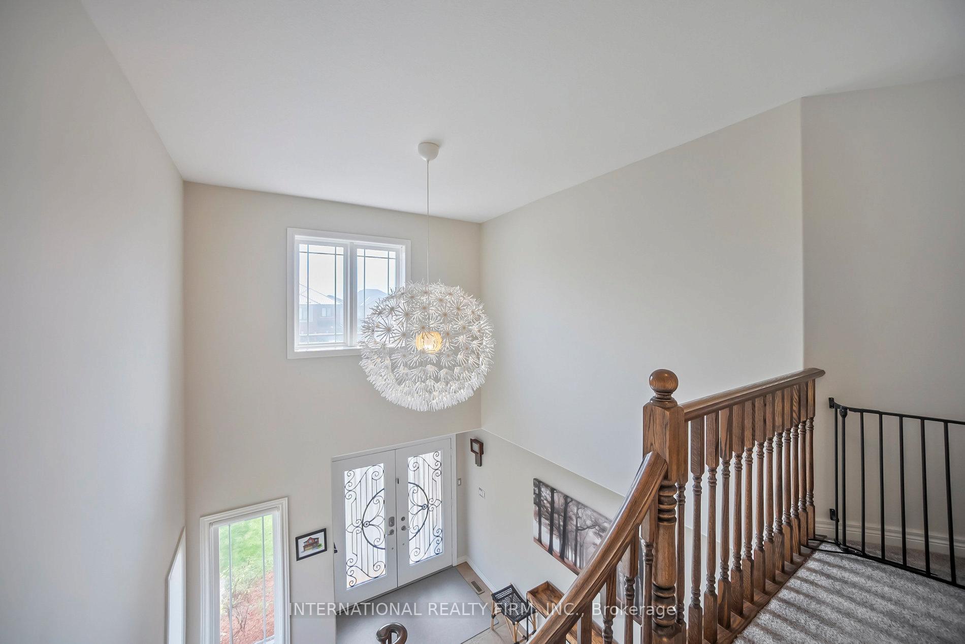 Photo 21 of 108 Great Oak Trail, Hamilton, Binbrook — HOMEH
