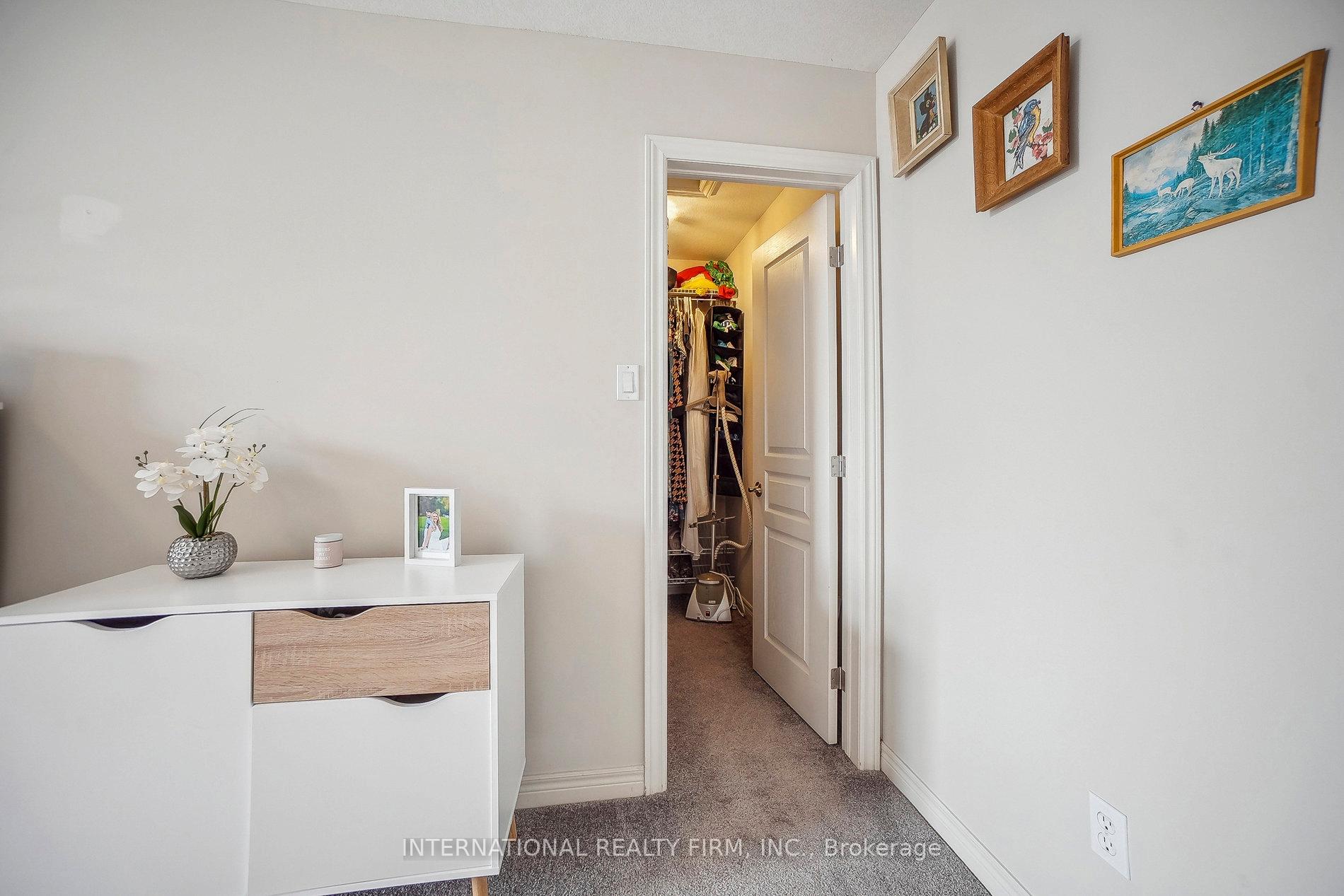Photo 25 of 108 Great Oak Trail, Hamilton, Binbrook — HOMEH
