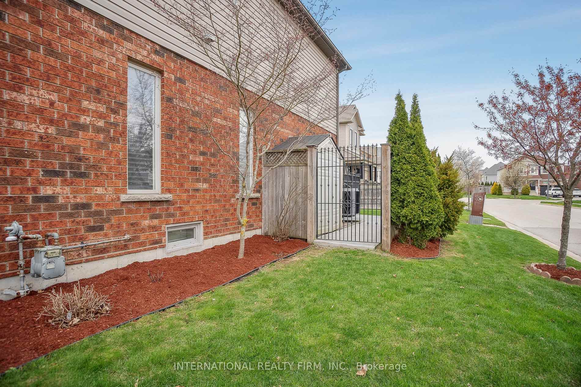 Photo 36 of 108 Great Oak Trail, Hamilton, Binbrook — HOMEH