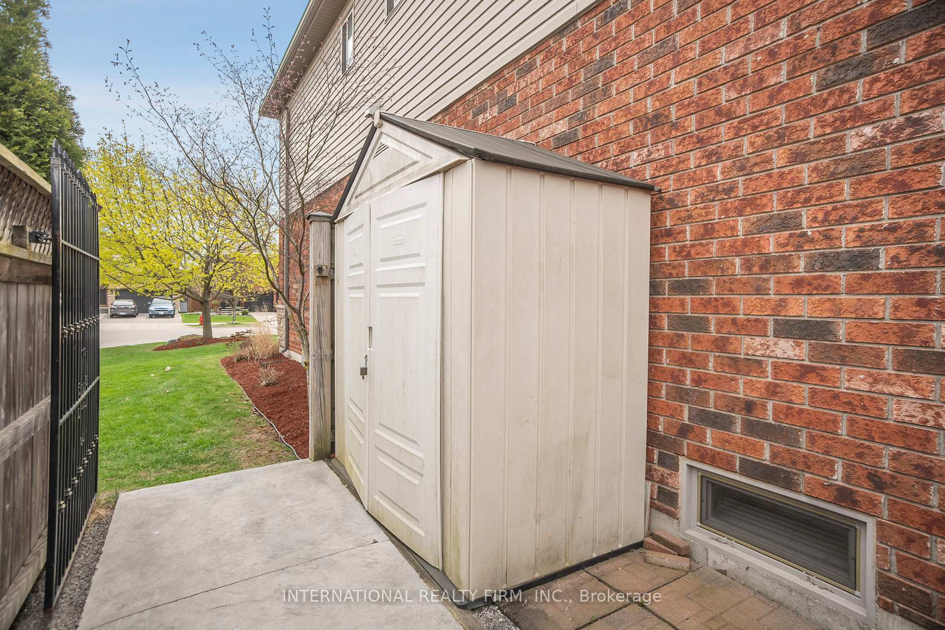 Photo 37 of 108 Great Oak Trail, Hamilton, Binbrook — HOMEH
