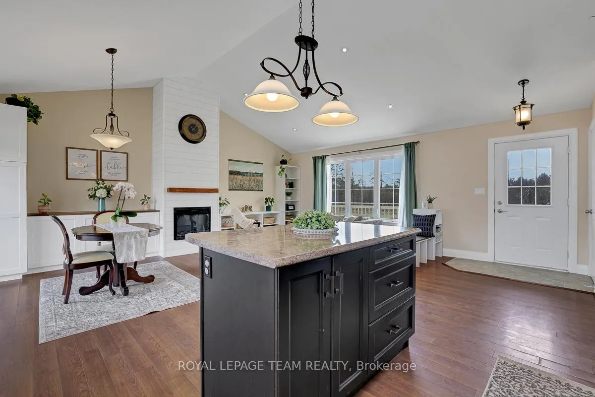 Photo 3 of 420 Hyndman Road, Edwardsburgh/Cardinal, Edwardsburgh/Cardinal Twp — HOMEH