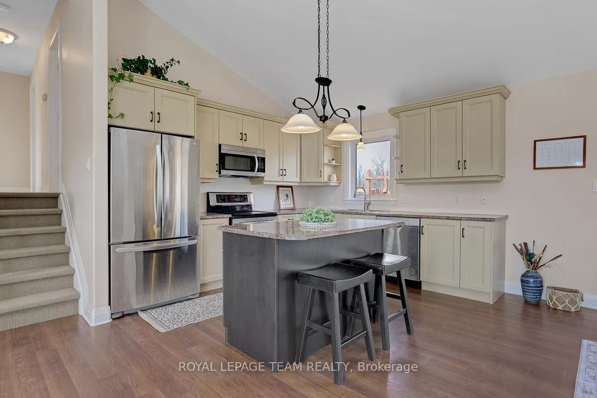 Photo 13 of 420 Hyndman Road, Edwardsburgh/Cardinal, Edwardsburgh/Cardinal Twp — HOMEH