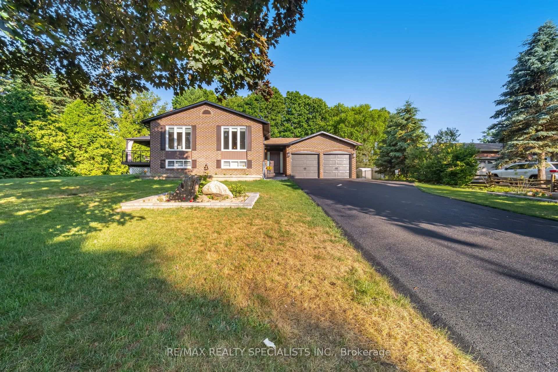 Photo 1 of 15 Valewood Drive, Caledon, Caledon East — HOMEH