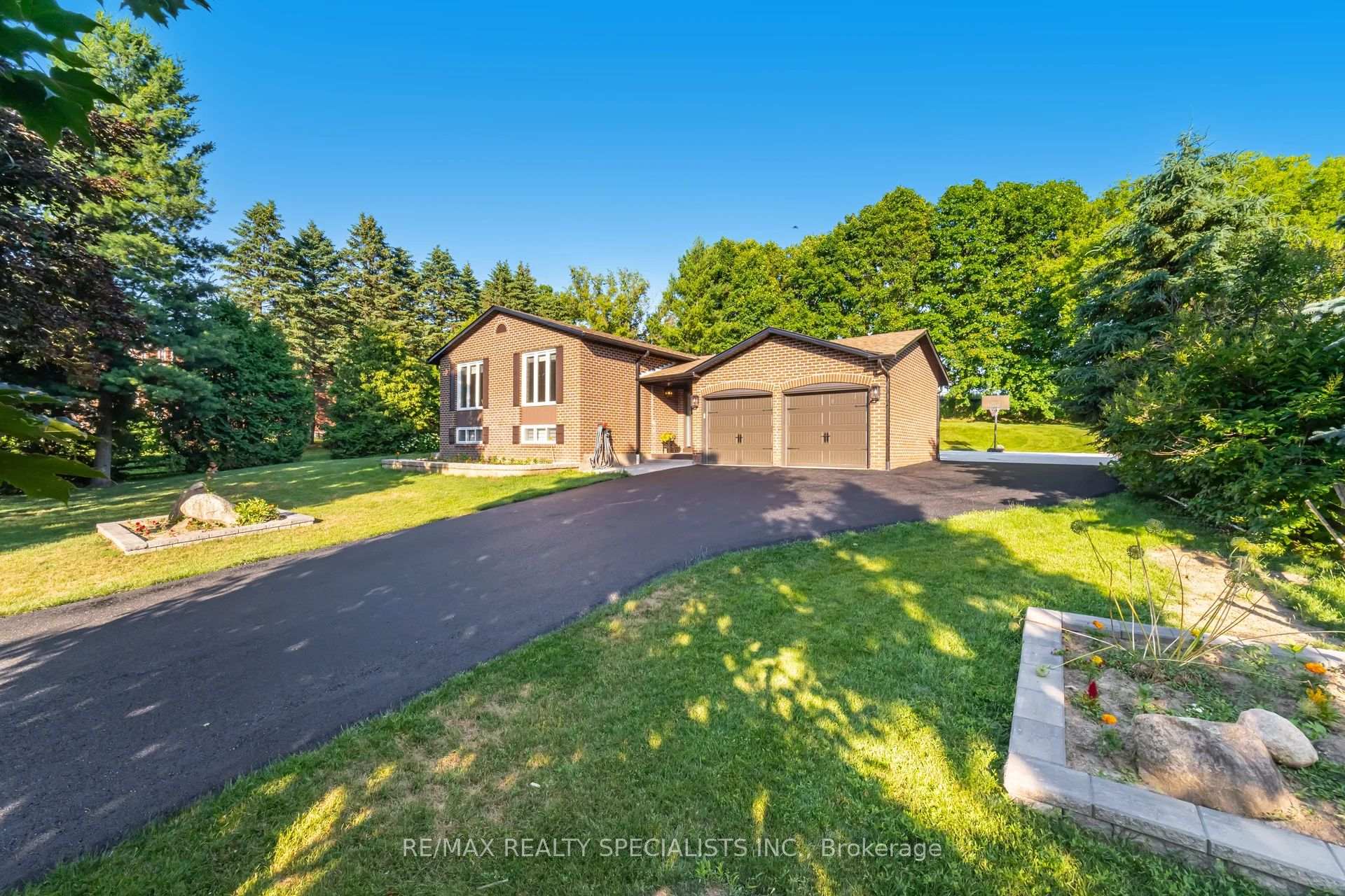 Photo 6 of 15 Valewood Drive, Caledon, Caledon East — HOMEH