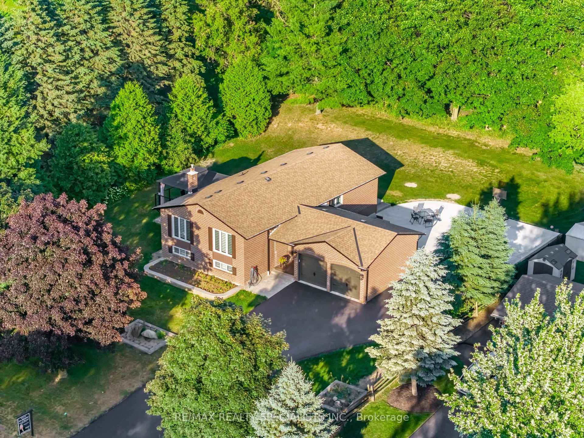 Photo 3 of 15 Valewood Drive, Caledon, Caledon East — HOMEH