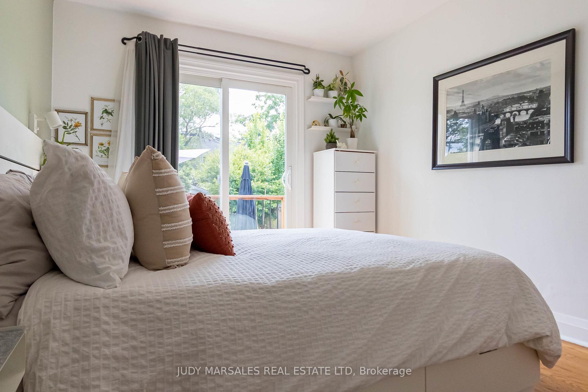 Photo 21 of 343 Charlton Avenue W, Hamilton, Kirkendall — HOMEH