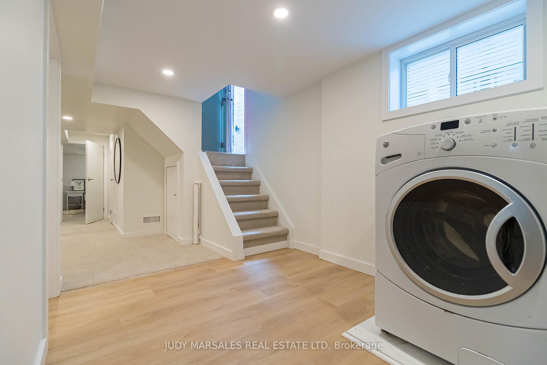 Photo 26 of 343 Charlton Avenue W, Hamilton, Kirkendall — HOMEH