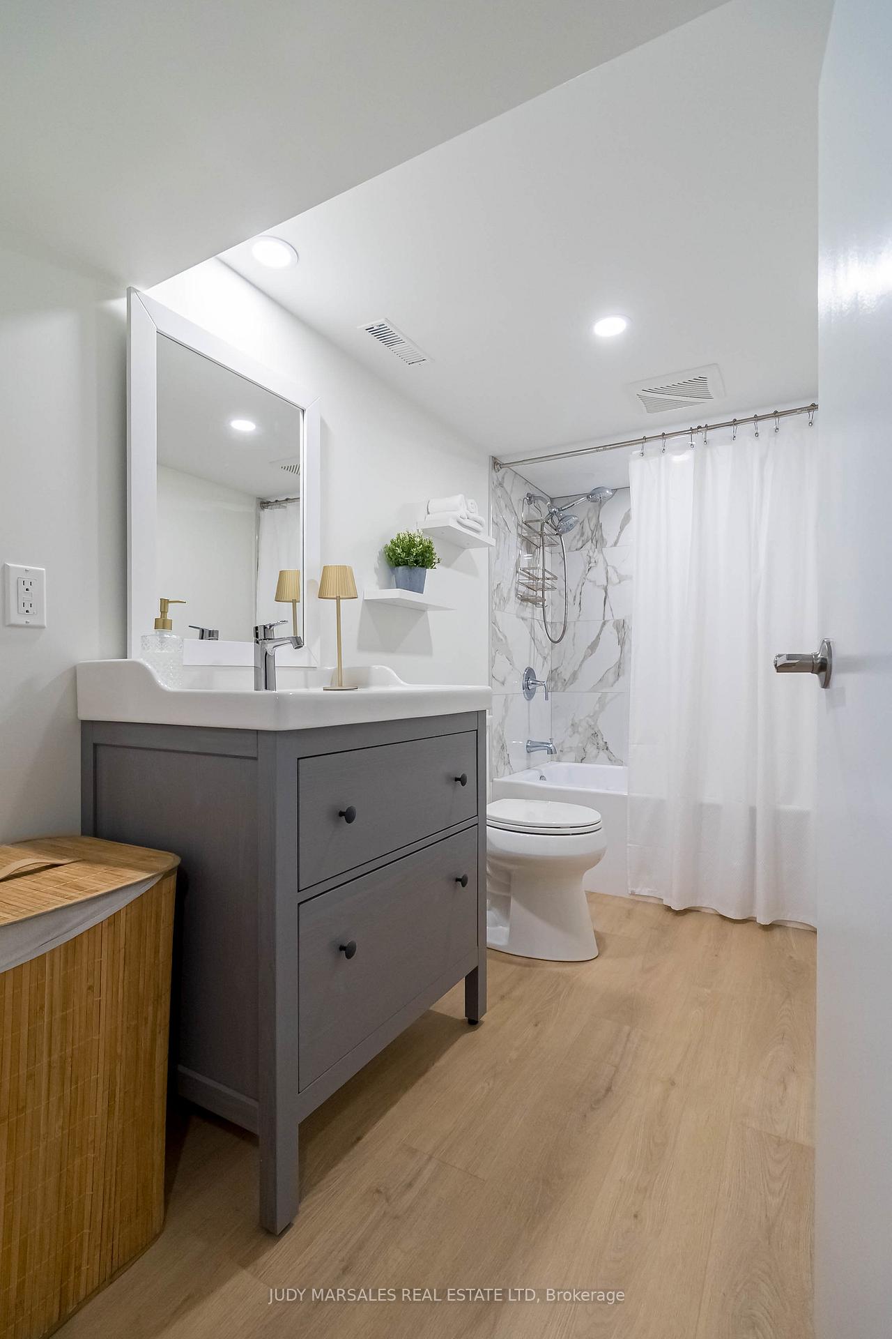 Photo 29 of 343 Charlton Avenue W, Hamilton, Kirkendall — HOMEH