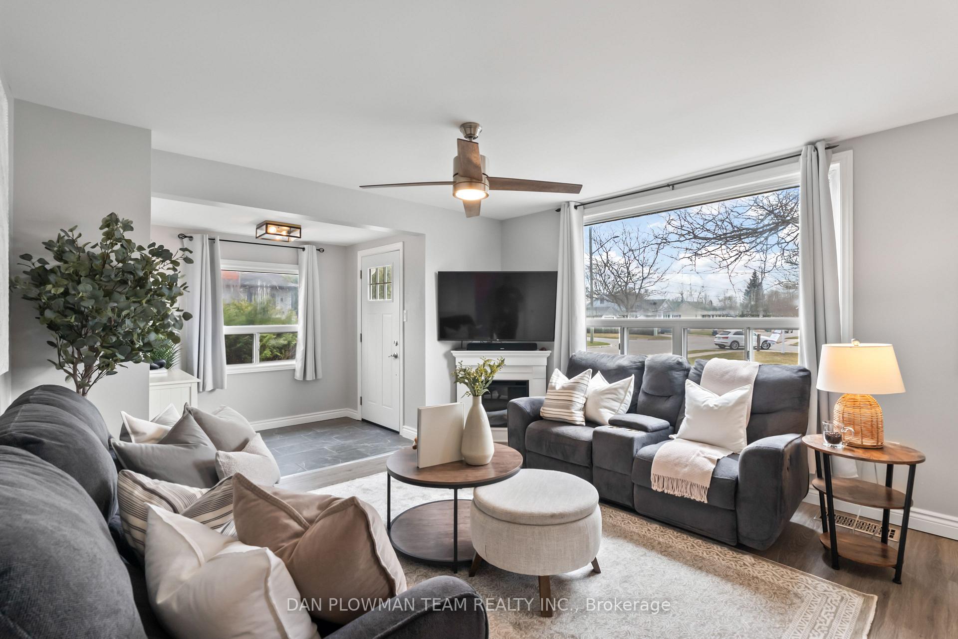 Photo 4 of 30 Duke Street, Clarington, Bowmanville — HOMEH