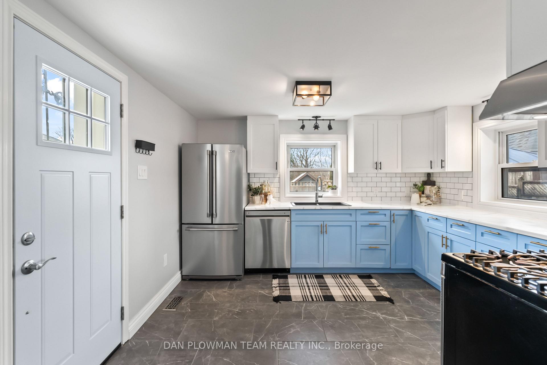 Photo 10 of 30 Duke Street, Clarington, Bowmanville — HOMEH