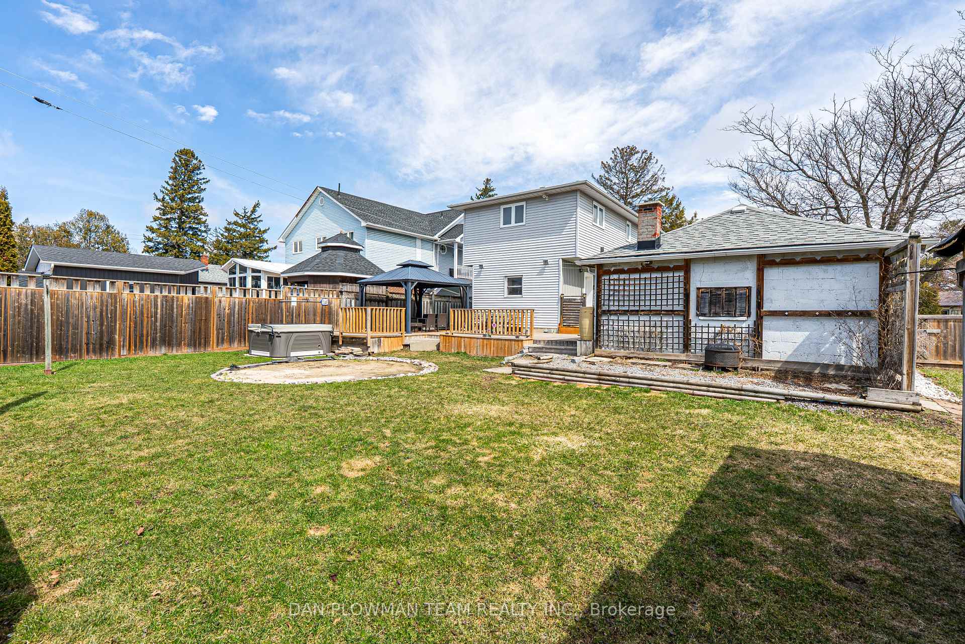 Photo 24 of 30 Duke Street, Clarington, Bowmanville — HOMEH