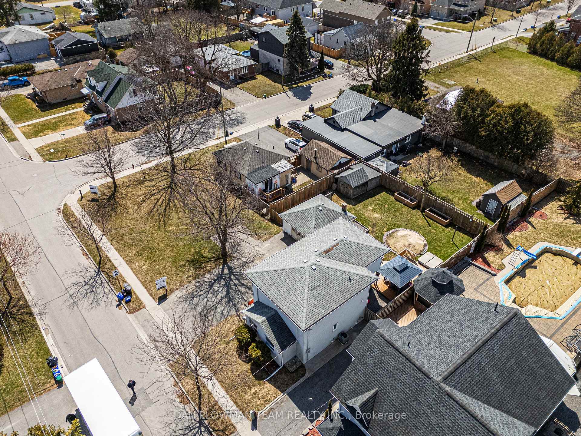 Photo 29 of 30 Duke Street, Clarington, Bowmanville — HOMEH