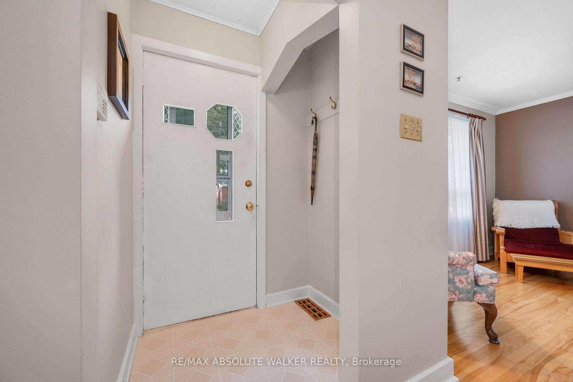 Photo 2 of 1354 Larose Avenue, Ottawa, Carlington — HOMEH