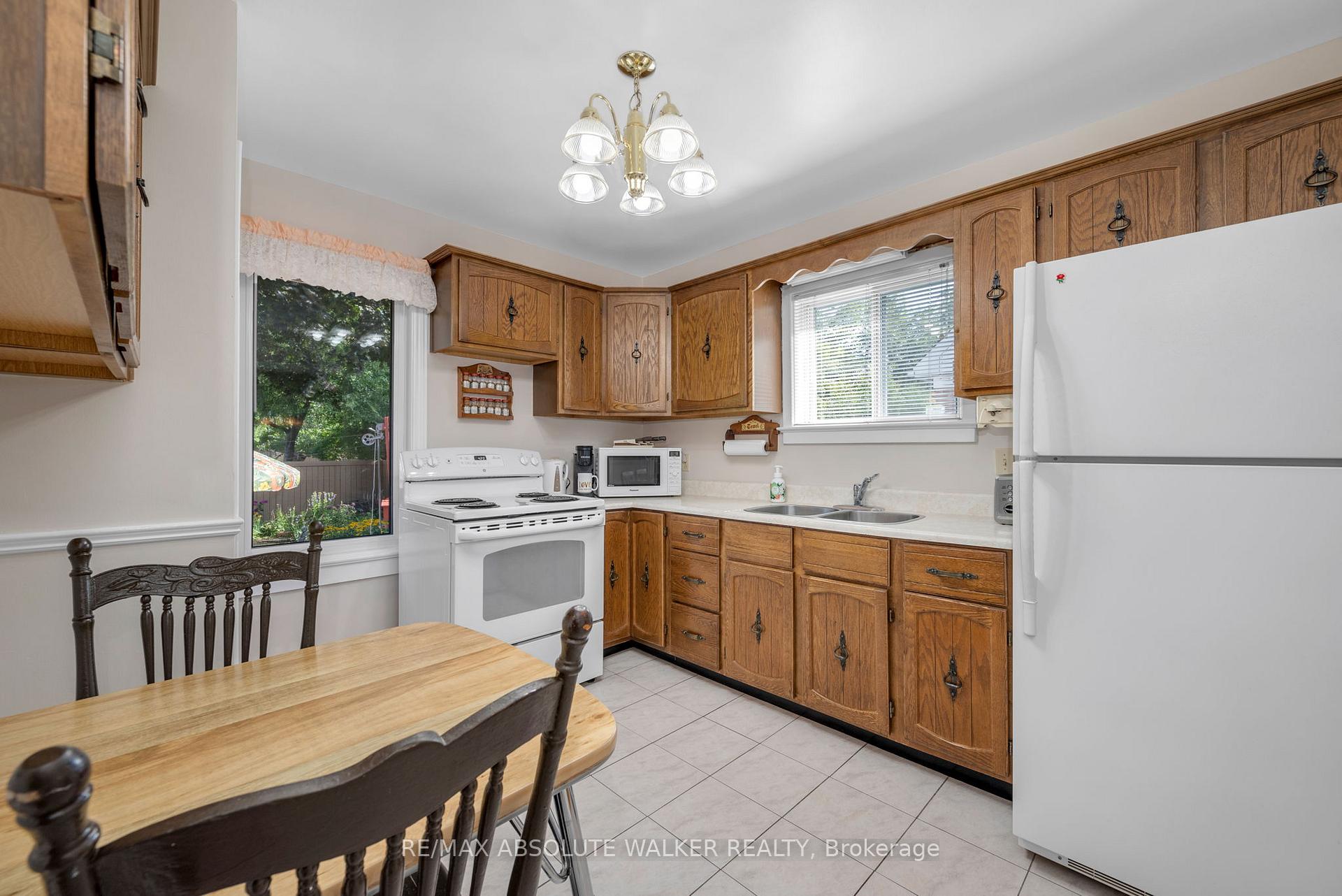 Photo 17 of 1354 Larose Avenue, Ottawa, Carlington — HOMEH