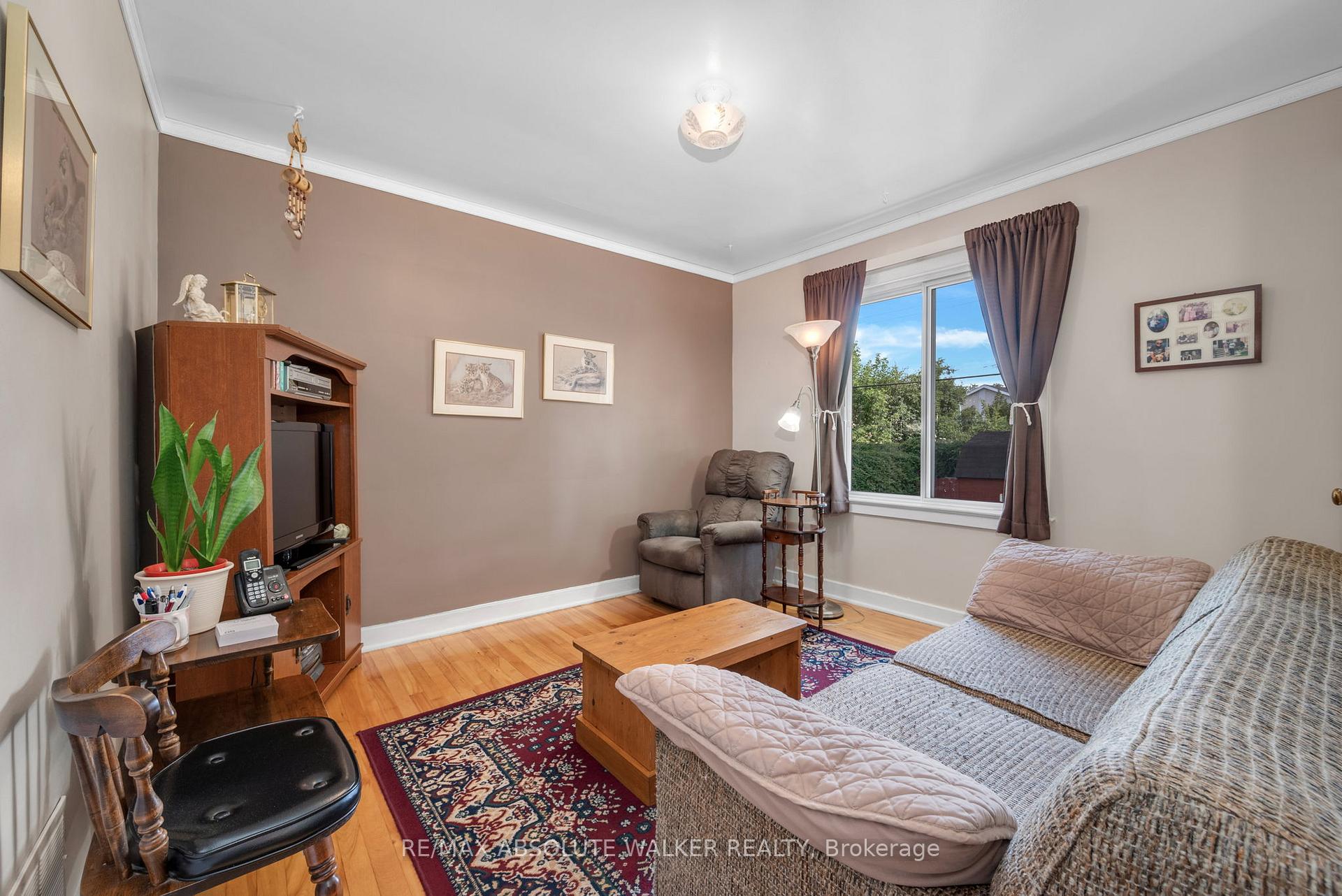 Photo 9 of 1354 Larose Avenue, Ottawa, Carlington — HOMEH