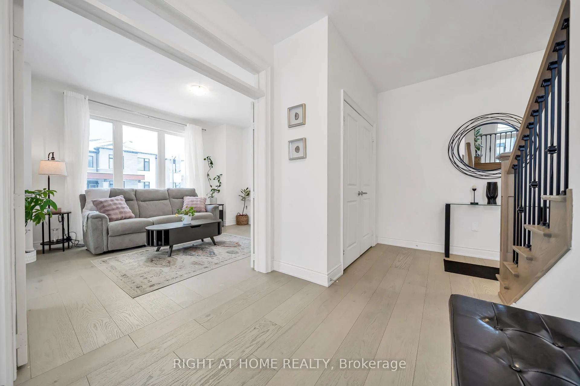 Photo 4 of 171 Great Falls Boulevard, Hamilton, Waterdown — HOMEH