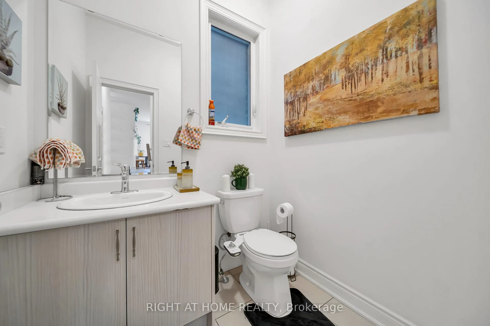 Photo 10 of 171 Great Falls Boulevard, Hamilton, Waterdown — HOMEH