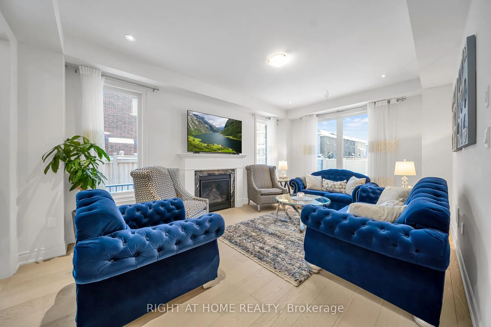 Photo 11 of 171 Great Falls Boulevard, Hamilton, Waterdown — HOMEH