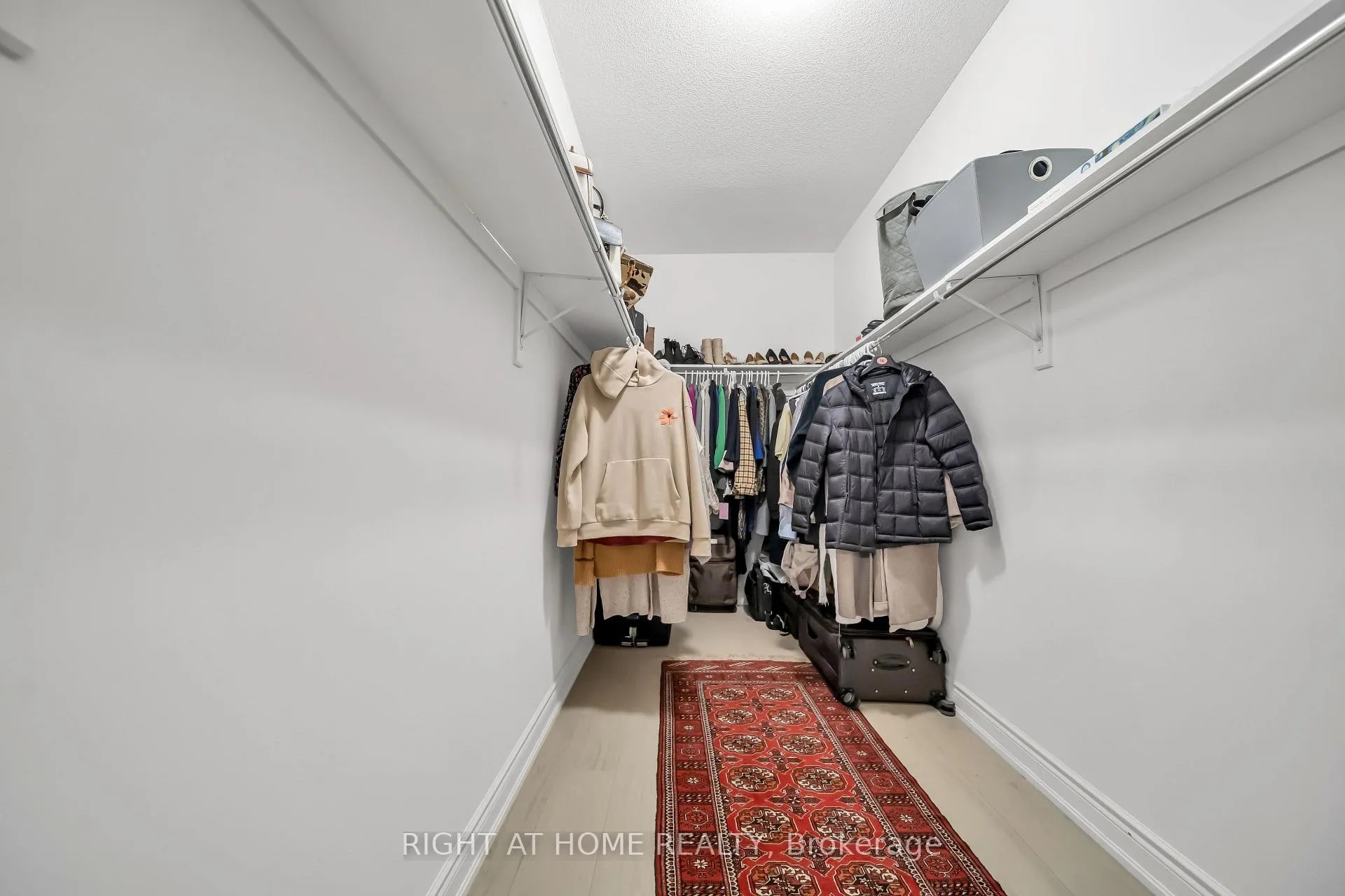 Photo 25 of 171 Great Falls Boulevard, Hamilton, Waterdown — HOMEH
