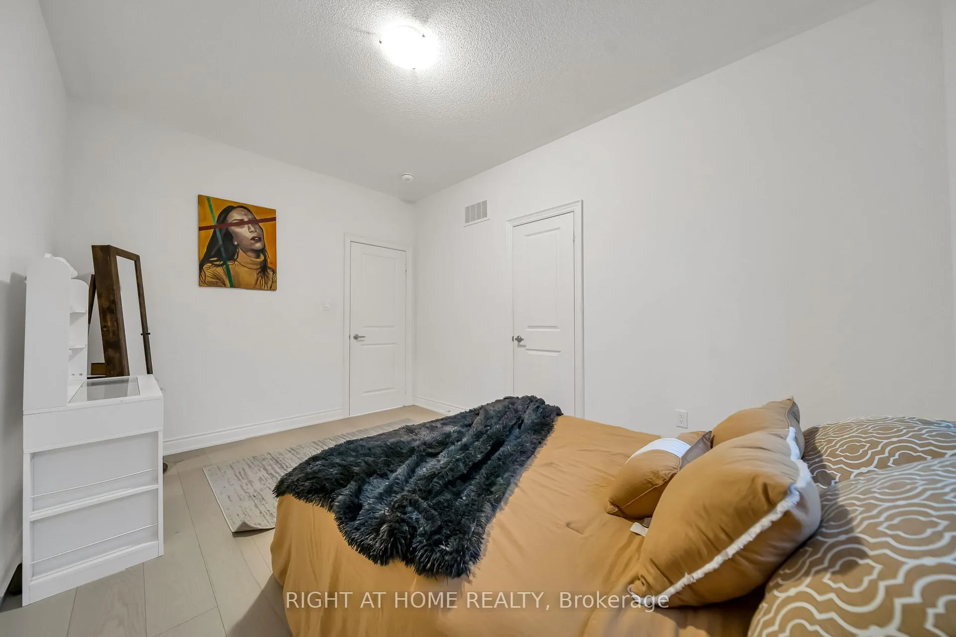 Photo 29 of 171 Great Falls Boulevard, Hamilton, Waterdown — HOMEH