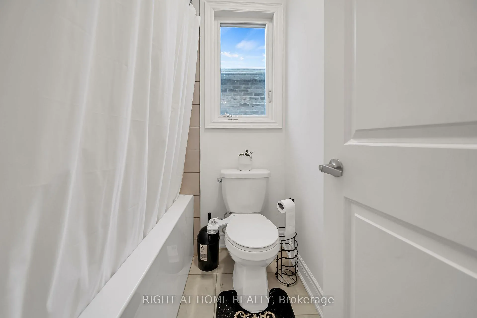Photo 31 of 171 Great Falls Boulevard, Hamilton, Waterdown — HOMEH