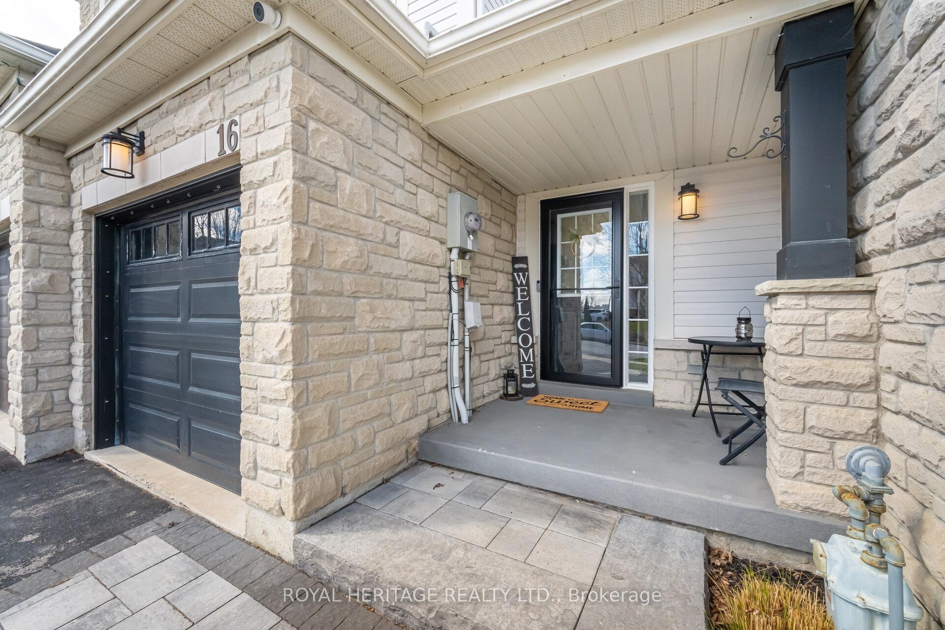 Photo 2 of 16 Dodds Square, Clarington, Bowmanville — HOMEH