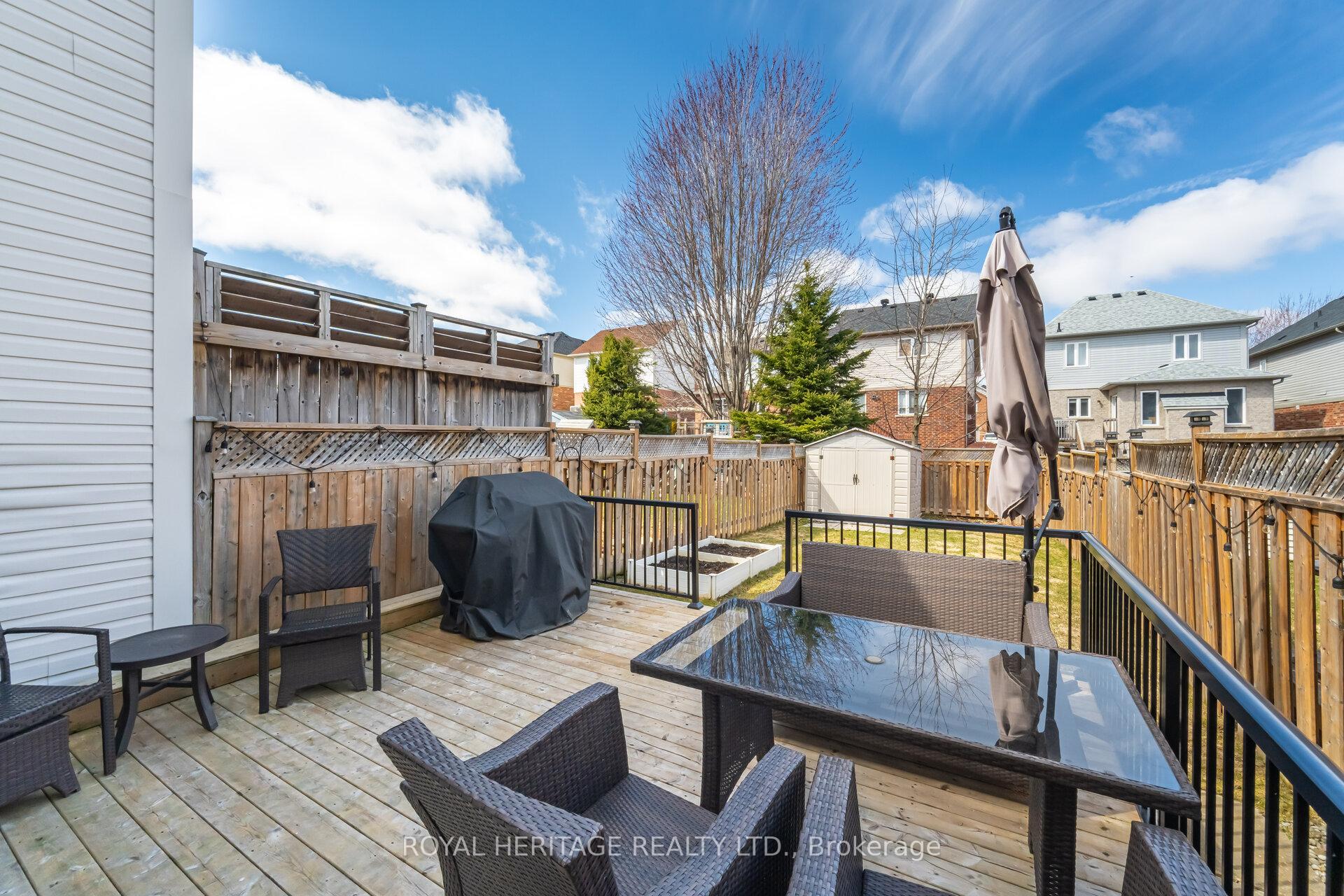 Photo 19 of 16 Dodds Square, Clarington, Bowmanville — HOMEH