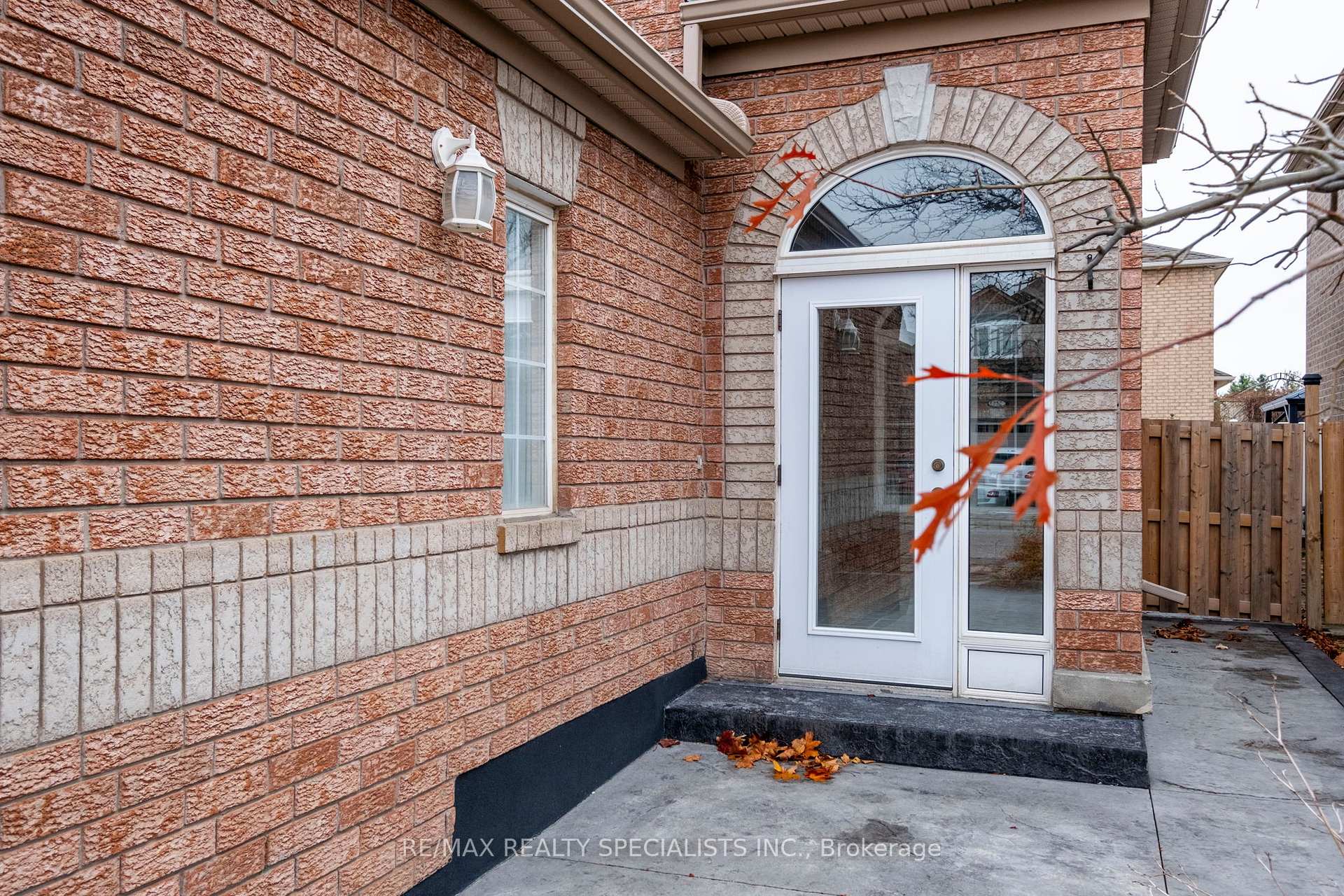 Photo 4 of 92 Stella Crescent, Caledon, Bolton East — HOMEH