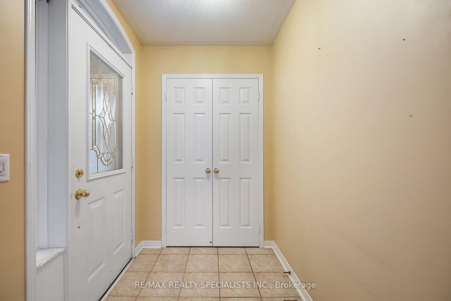 Photo 5 of 92 Stella Crescent, Caledon, Bolton East — HOMEH