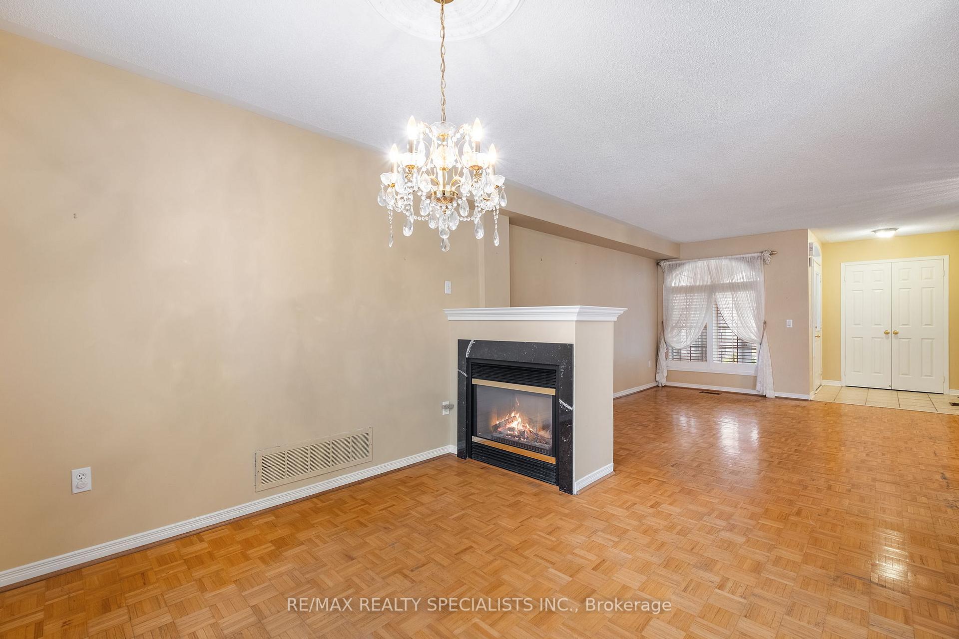 Photo 12 of 92 Stella Crescent, Caledon, Bolton East — HOMEH