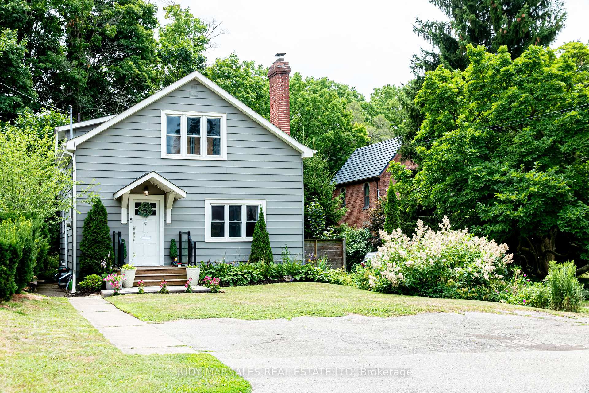 Photo 2 of 71 Creighton Road, Hamilton, Dundas — HOMEH