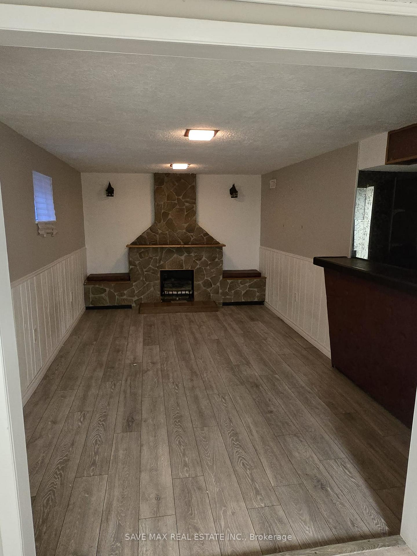 Photo 4 of 43 Braemar Drive, Brampton, Avondale — HOMEH