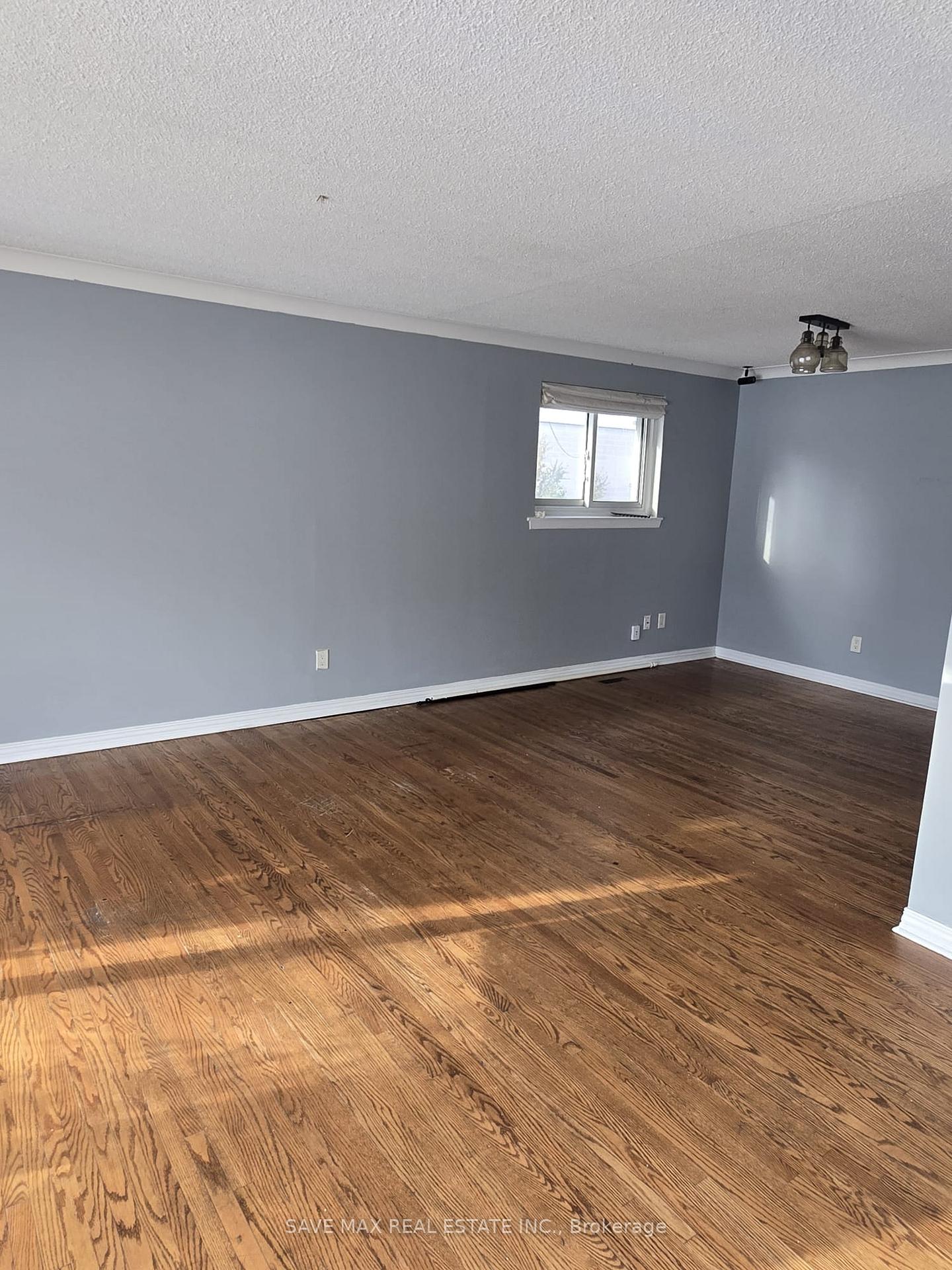 Photo 7 of 43 Braemar Drive, Brampton, Avondale — HOMEH
