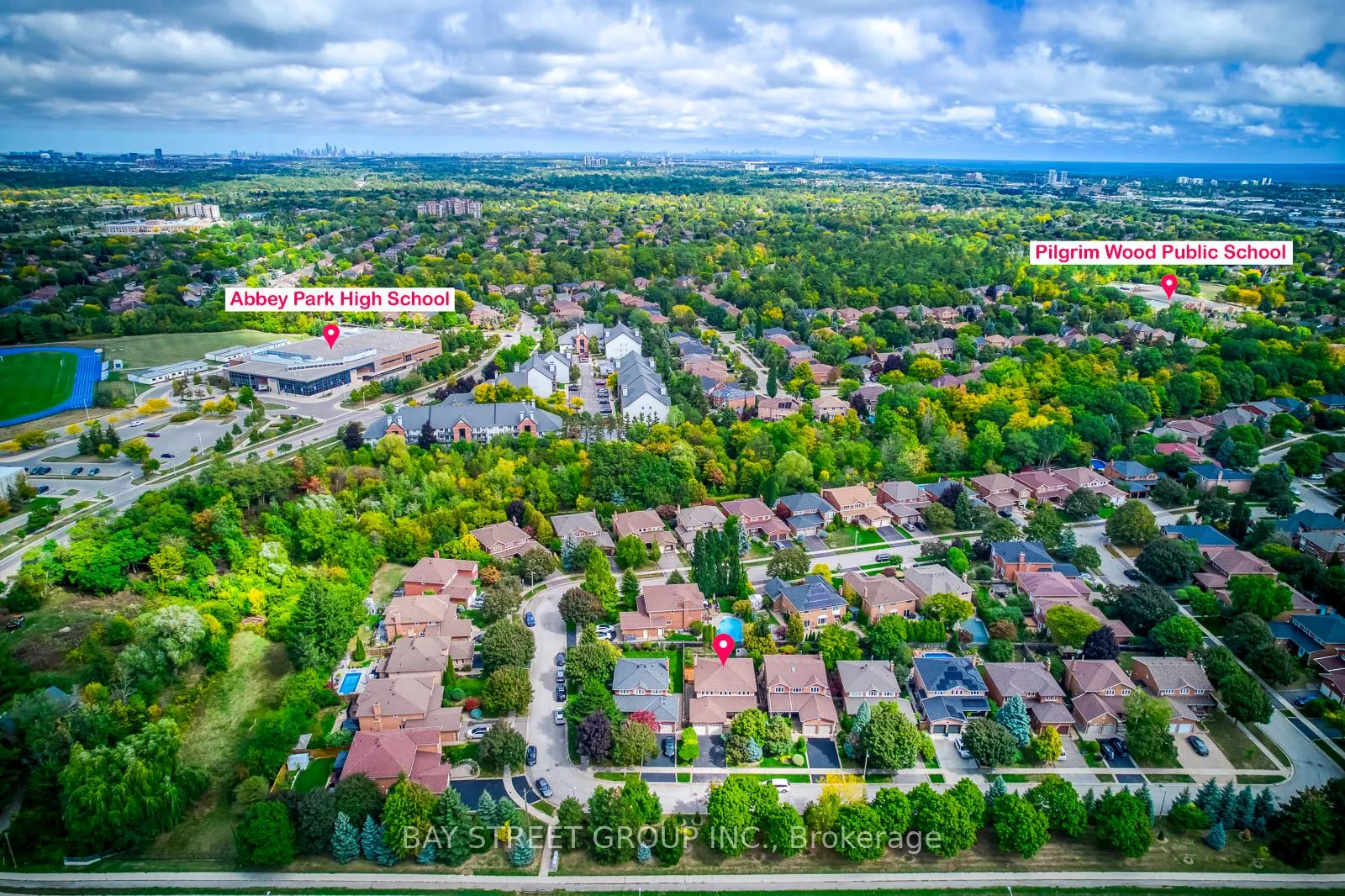 Photo 3 of 1394 Peartree Circle, Oakville, Glen Abbey — HOMEH