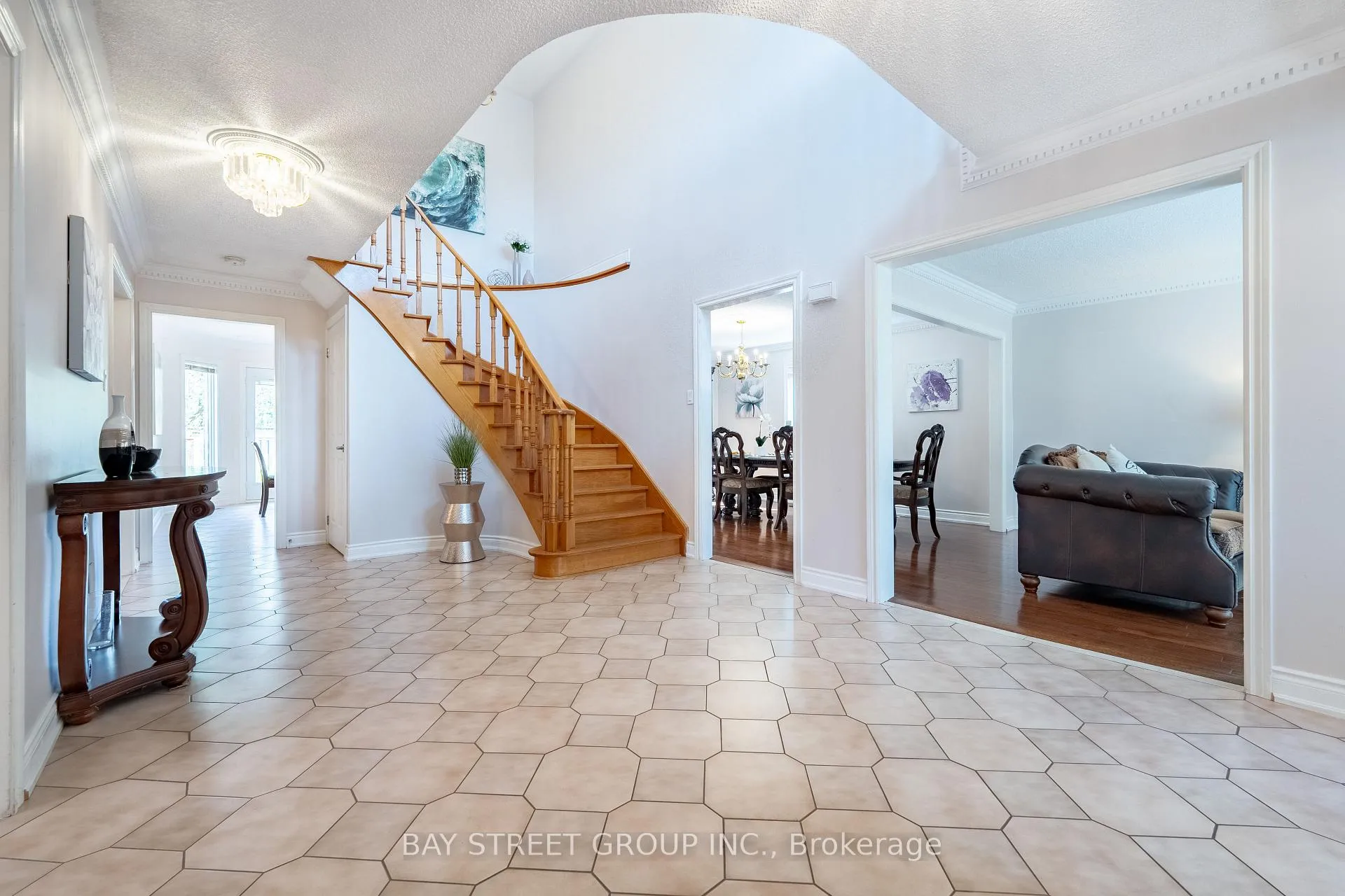 Photo 7 of 1394 Peartree Circle, Oakville, Glen Abbey — HOMEH