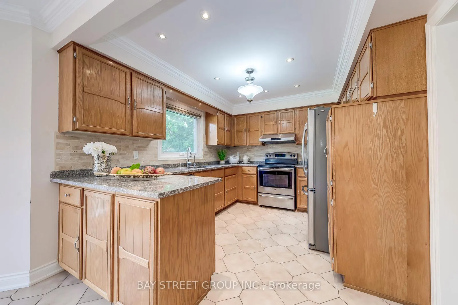 Photo 20 of 1394 Peartree Circle, Oakville, Glen Abbey — HOMEH