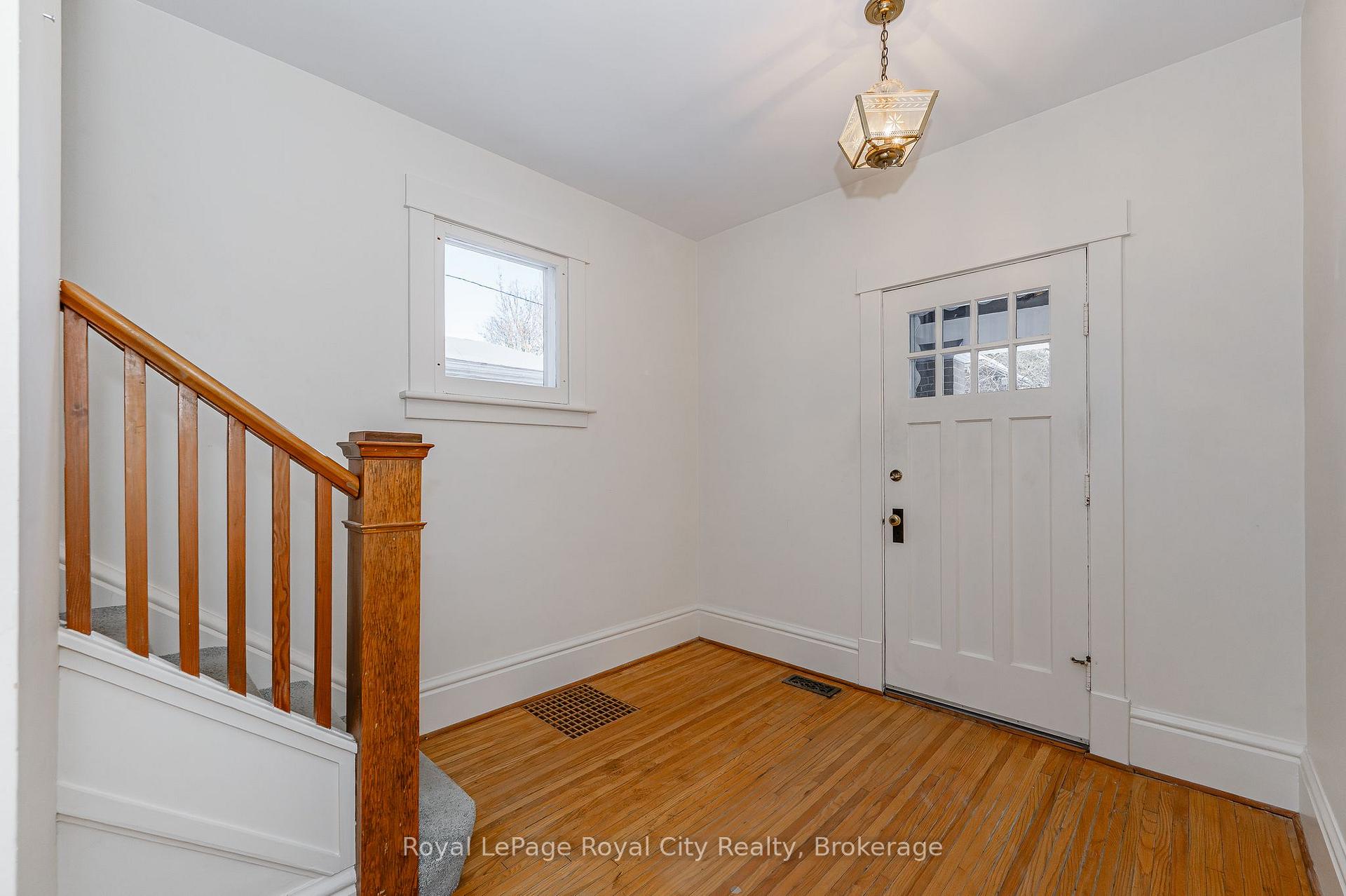 Photo 4 of 11 Cavell Avenue, Guelph, Exhibition Park — HOMEH