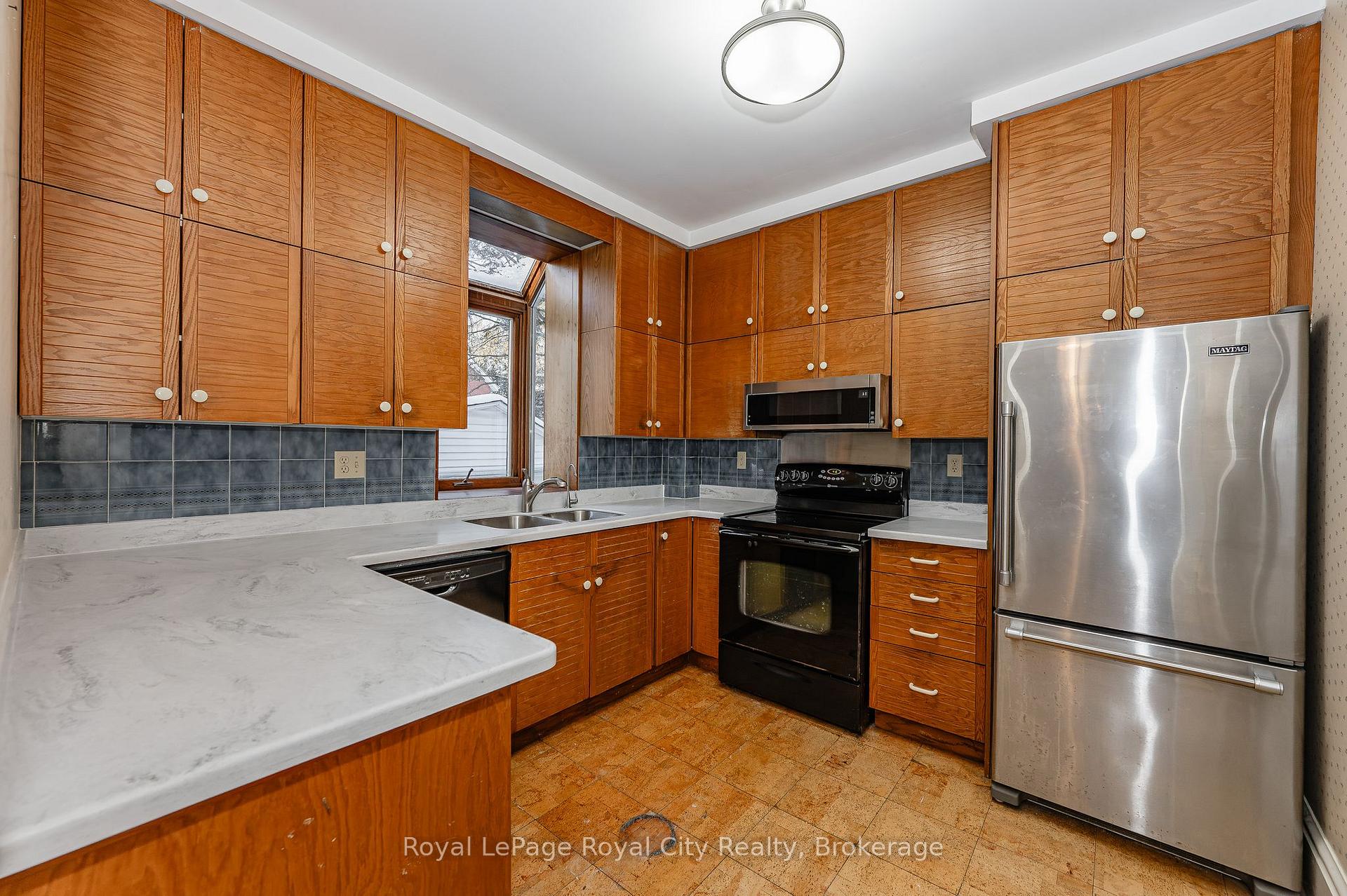 Photo 10 of 11 Cavell Avenue, Guelph, Exhibition Park — HOMEH