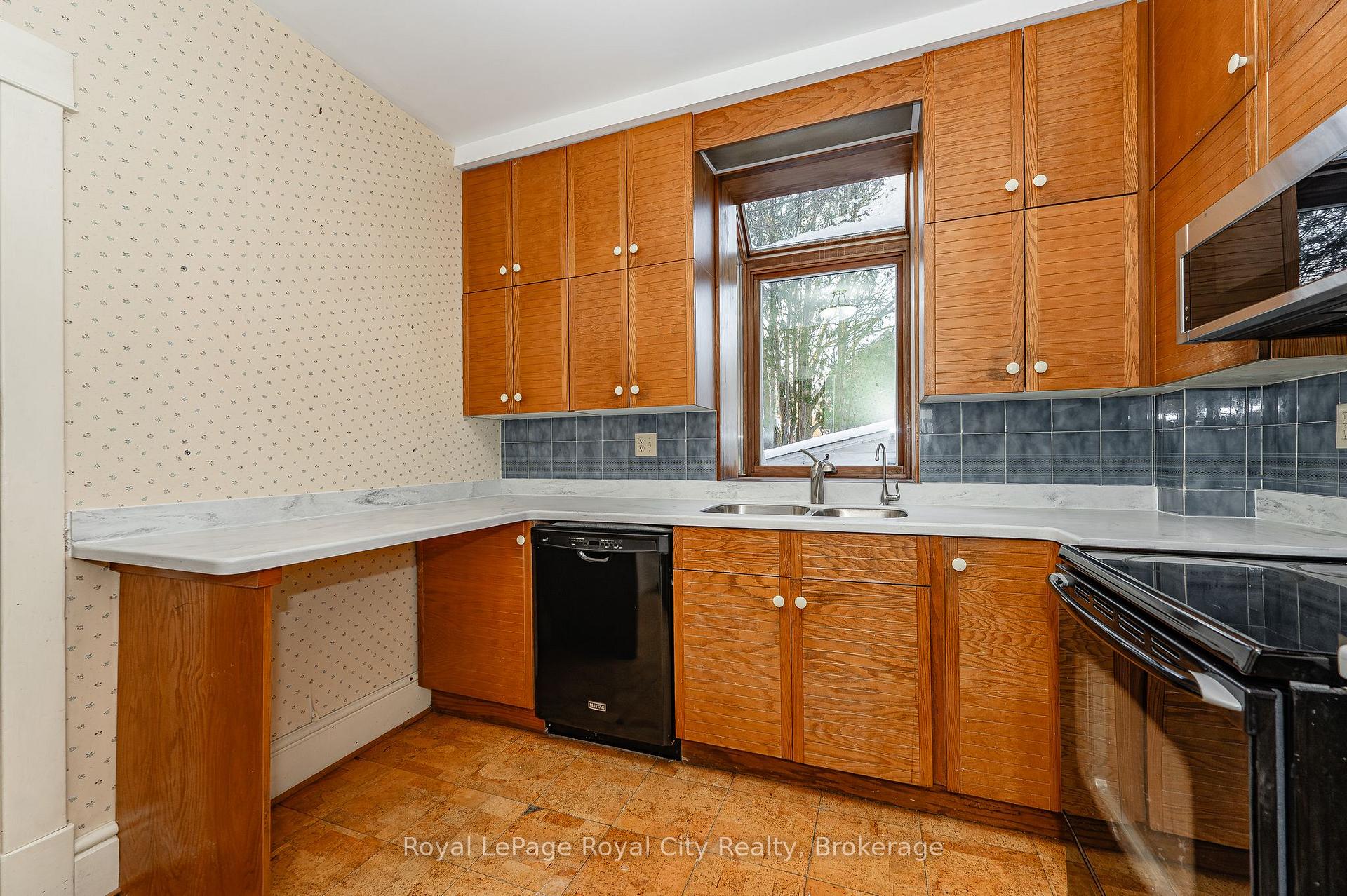 Photo 11 of 11 Cavell Avenue, Guelph, Exhibition Park — HOMEH