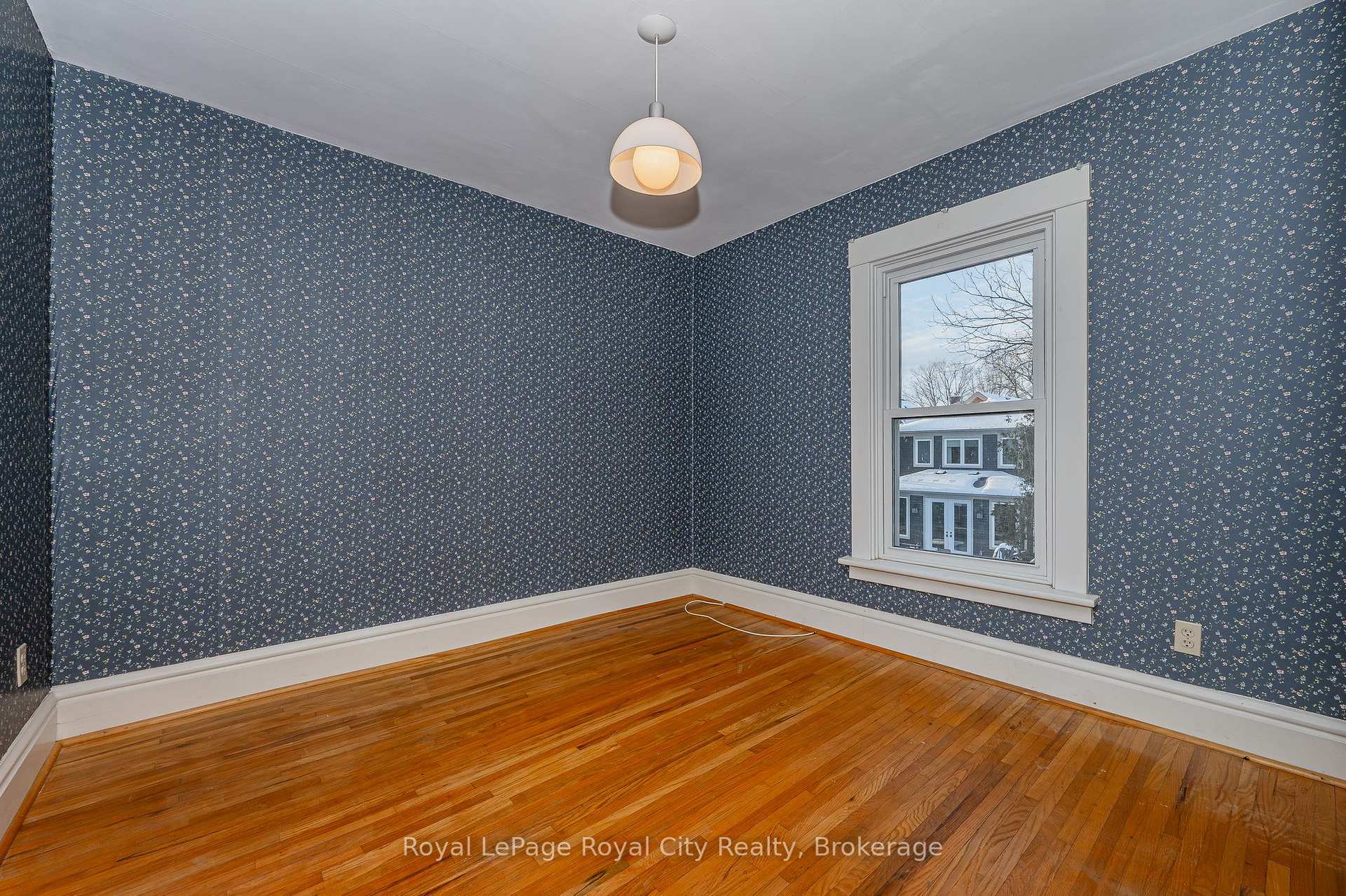 Photo 15 of 11 Cavell Avenue, Guelph, Exhibition Park — HOMEH