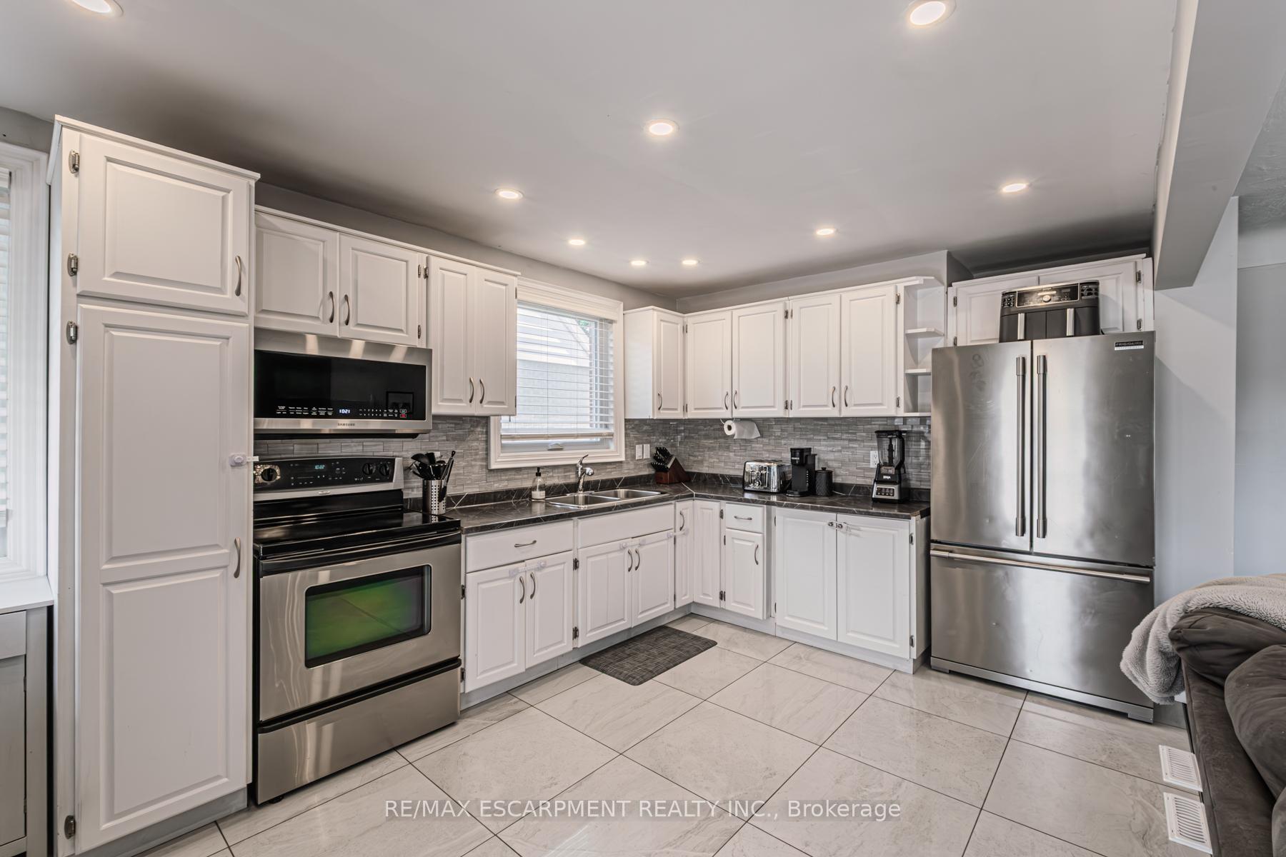 Photo 8 of 150 Aberfoyle Avenue, Hamilton, Rosedale — HOMEH