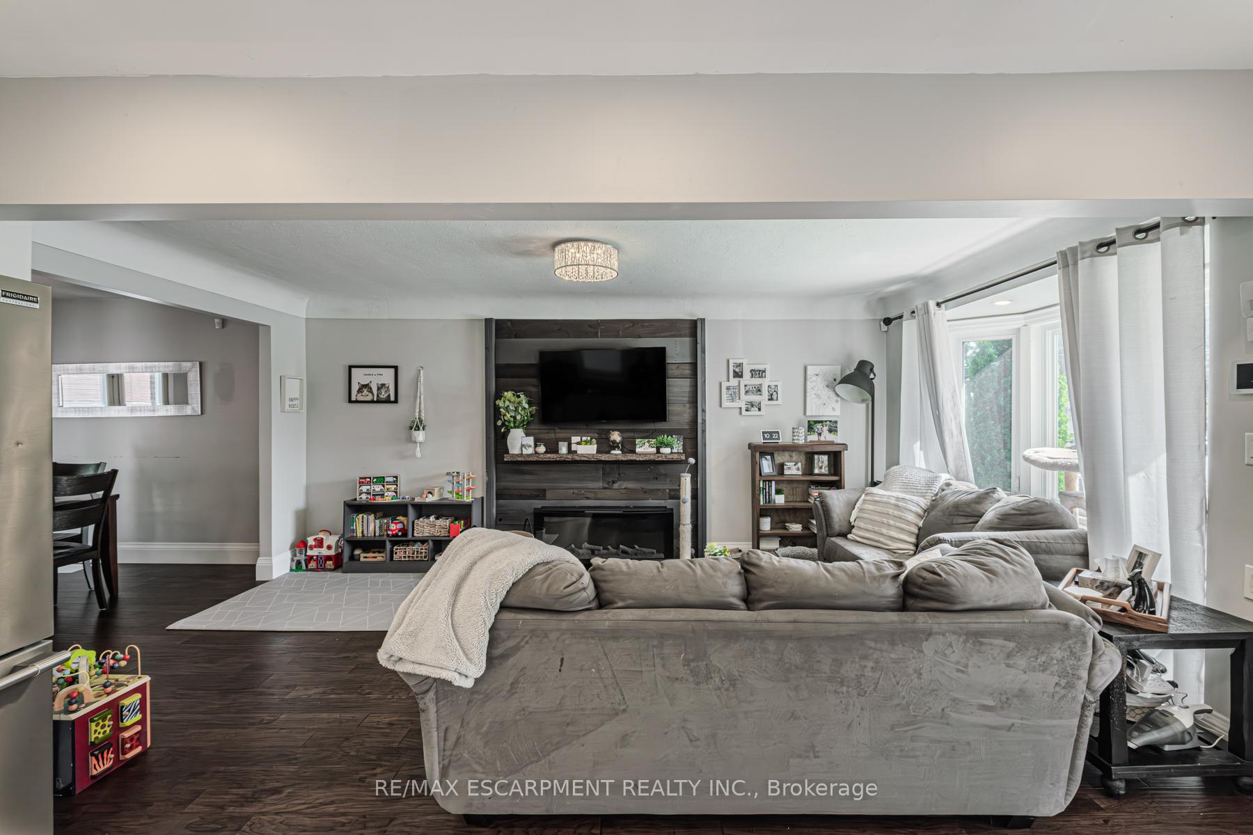 Photo 10 of 150 Aberfoyle Avenue, Hamilton, Rosedale — HOMEH
