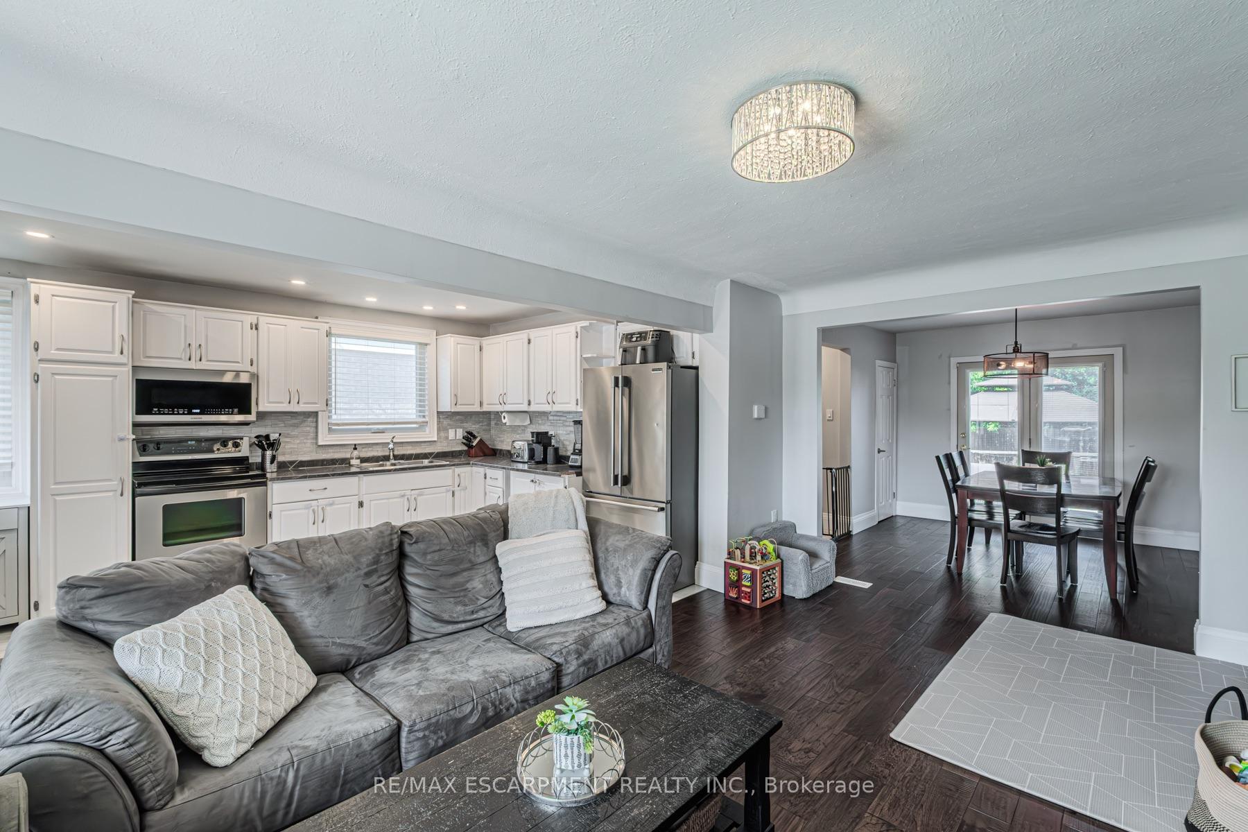 Photo 11 of 150 Aberfoyle Avenue, Hamilton, Rosedale — HOMEH