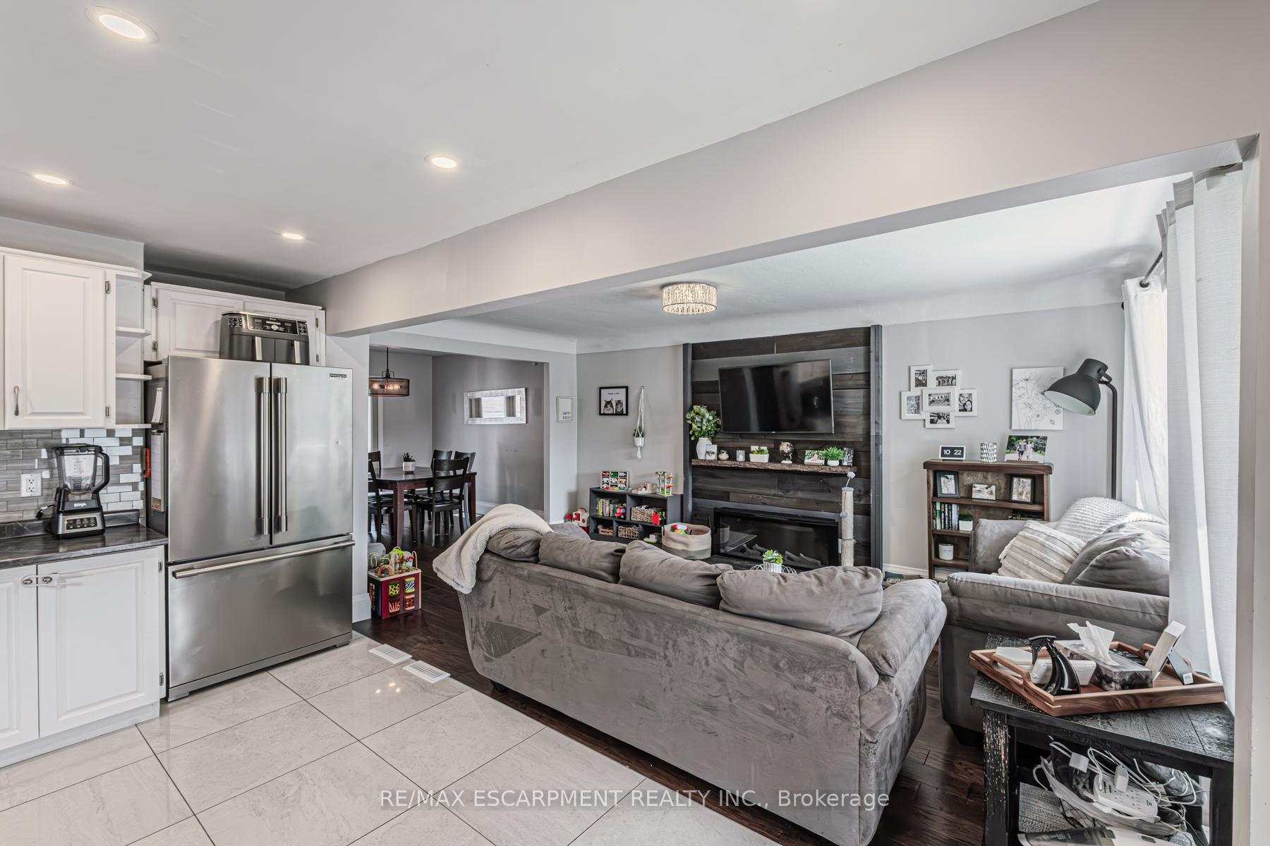 Photo 12 of 150 Aberfoyle Avenue, Hamilton, Rosedale — HOMEH