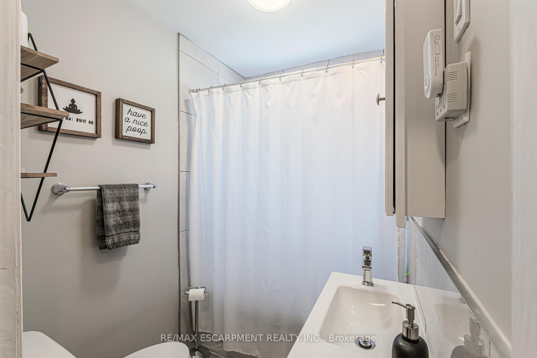Photo 16 of 150 Aberfoyle Avenue, Hamilton, Rosedale — HOMEH