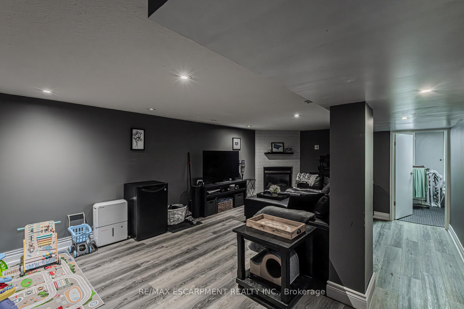Photo 24 of 150 Aberfoyle Avenue, Hamilton, Rosedale — HOMEH