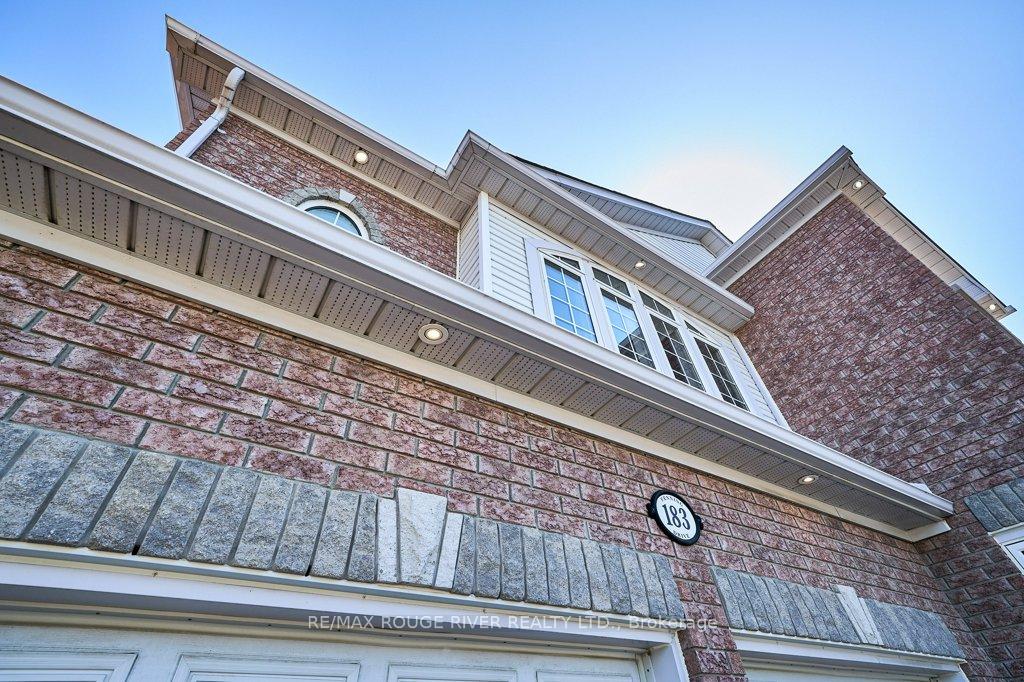 Photo 4 of 183 Fenning Drive, Clarington, Courtice — HOMEH