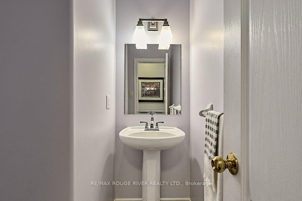 Photo 8 of 183 Fenning Drive, Clarington, Courtice — HOMEH