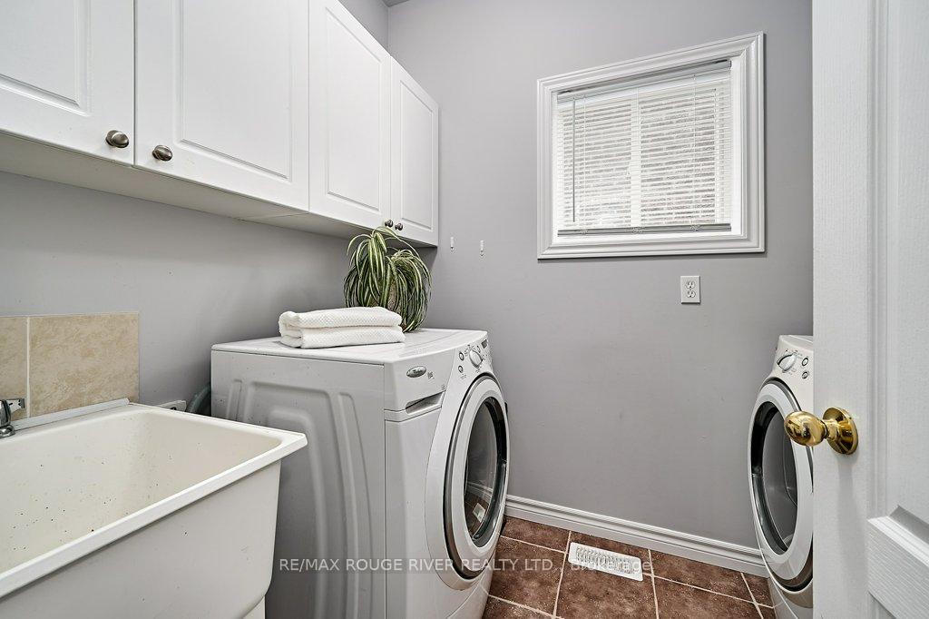 Photo 9 of 183 Fenning Drive, Clarington, Courtice — HOMEH